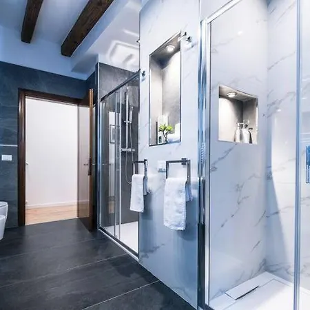 Loggia Rialto Apartment *